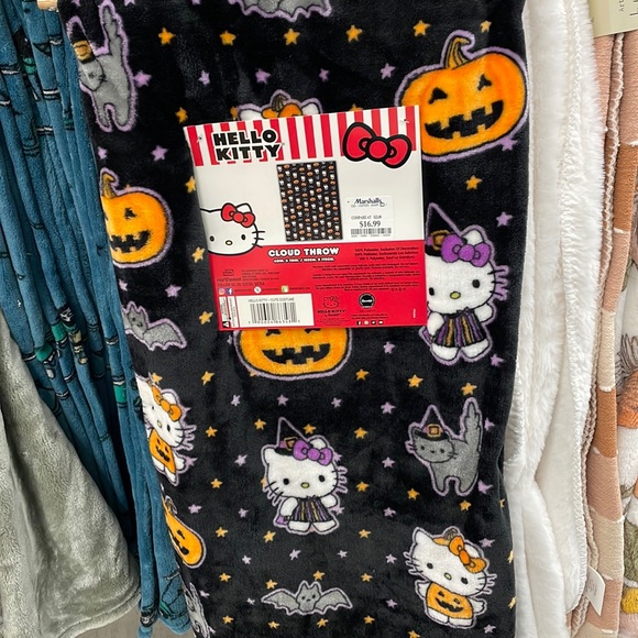 Viral Hello kitty Halloween Throw 2024